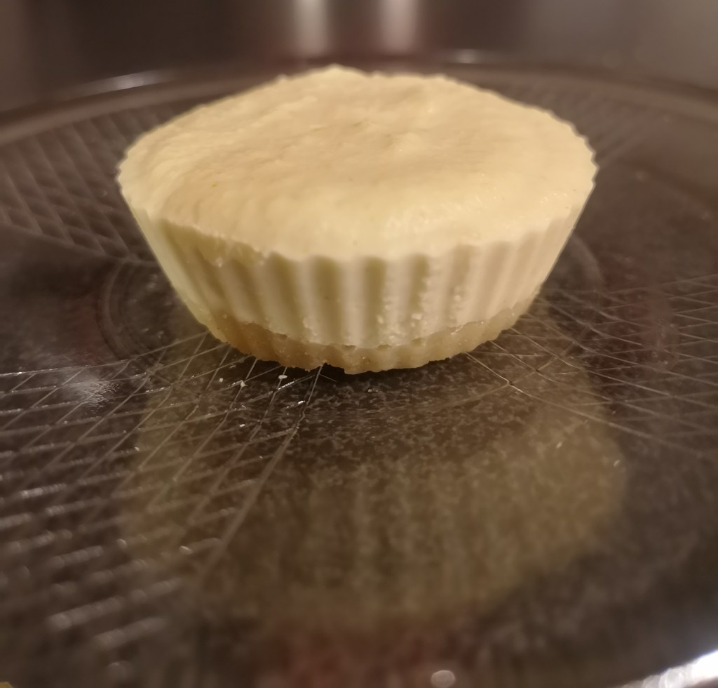 Healthy and Refreshing Lemon Cheescake/Bars (vegan, naturally swetened and gluten&nbsp;free)